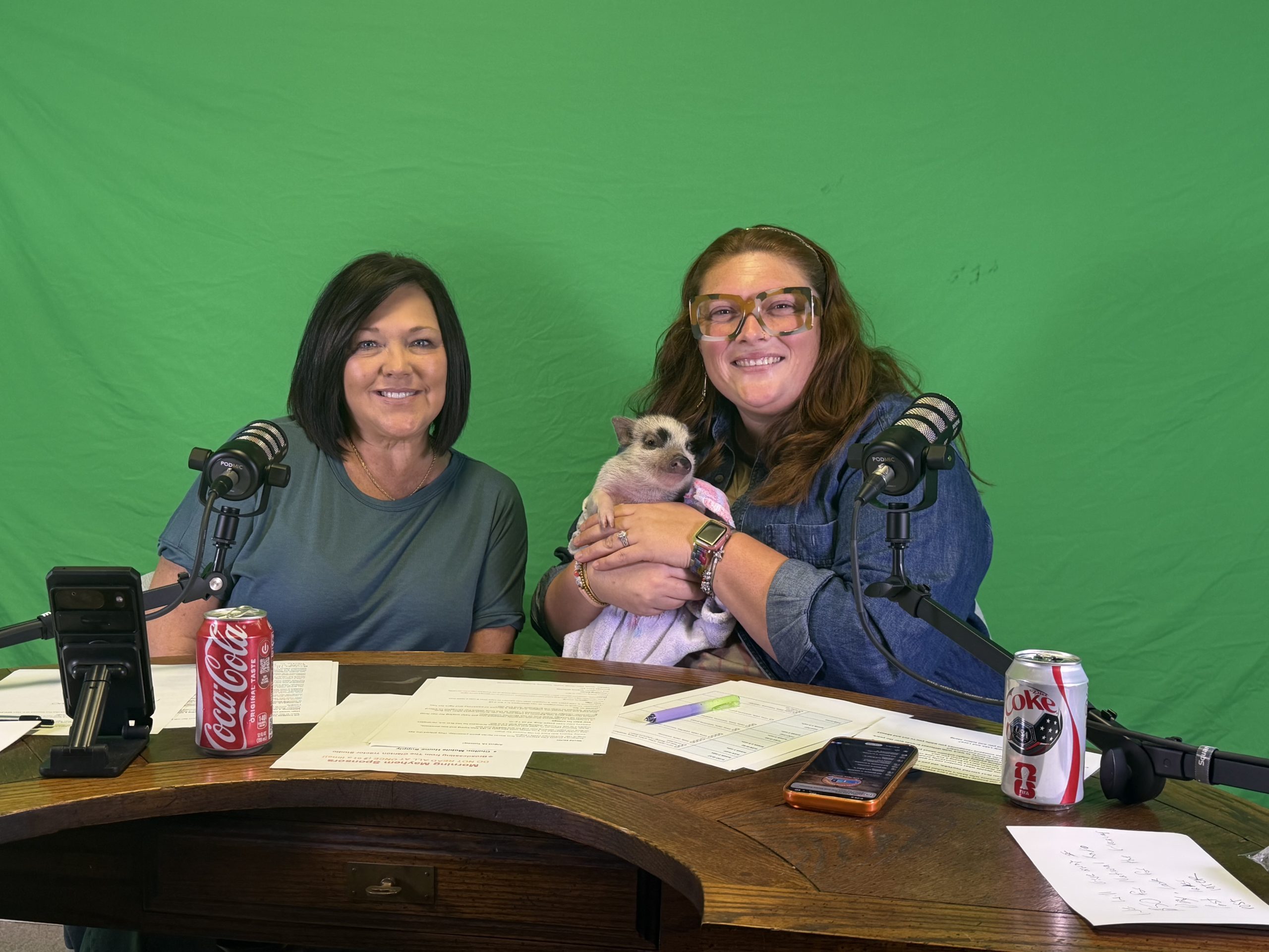 What a week it was on Morning Mayhem! 🎙️🍑